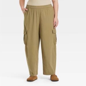 Women's Mid-Rise Relaxed Fit Pull-On Cargo Pants Universal Thread Moss Green NWT